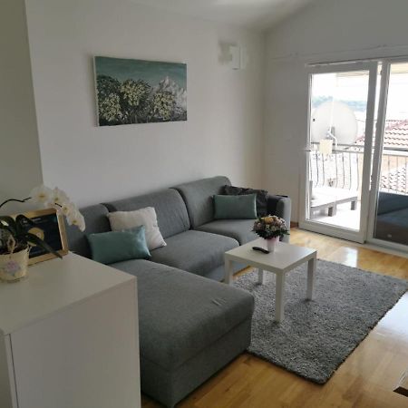 Apartments Dvor - Ap1, Ap2, Ap3 Baška Voda Екстериор снимка