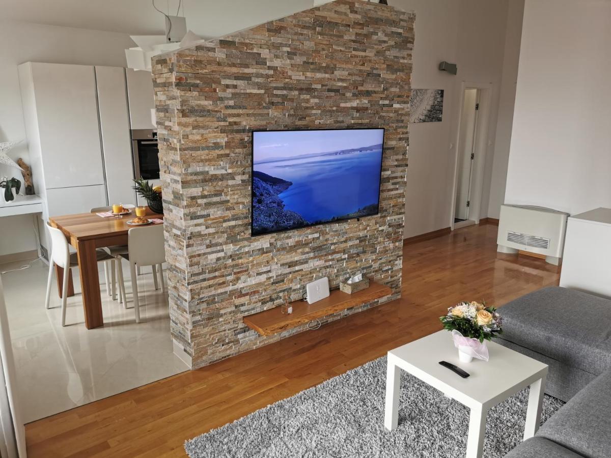 Apartments Dvor - Ap1, Ap2, Ap3 Baška Voda Екстериор снимка