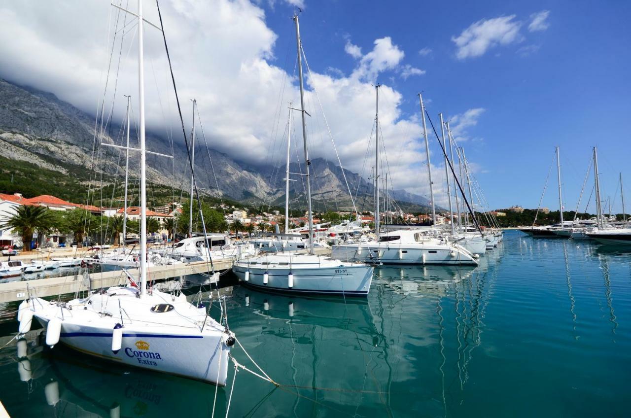 Apartments Dvor - Ap1, Ap2, Ap3 Baška Voda Екстериор снимка